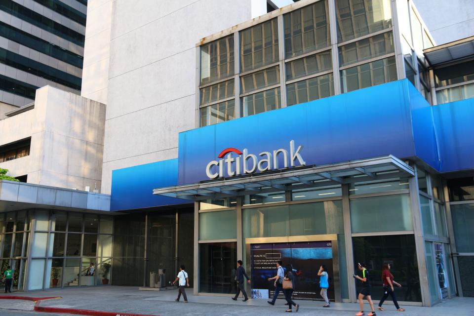 DBS, StanChart plan to bid for Citigroup Asia retail units. (PHOTO: Getty Creative)