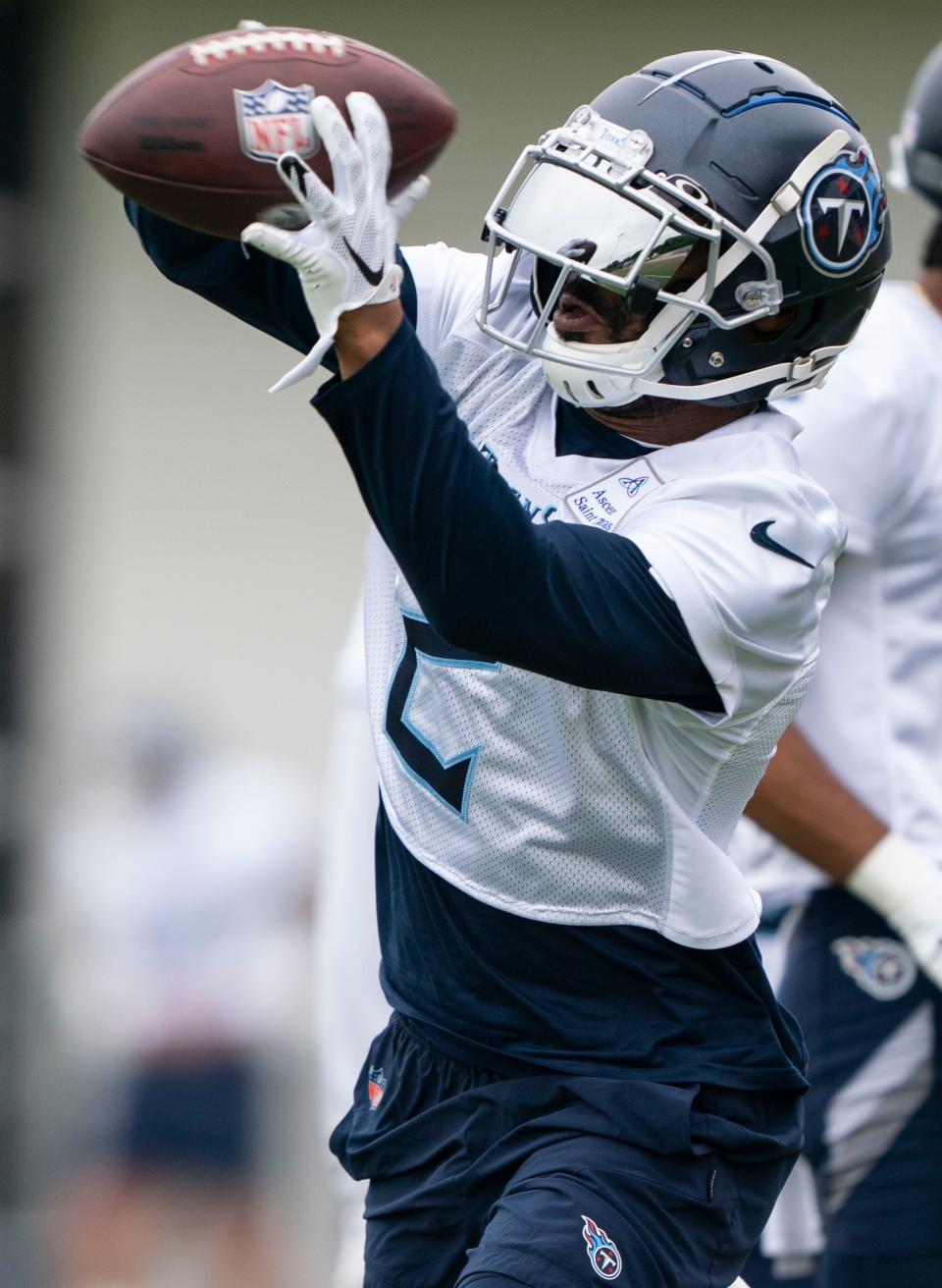 Tennessee Titans wide receiver Robert Woods (2) pulls in a catch during practice at Saint Thomas Sports Park Tuesday, May 24, 2022, in Nashville, Tenn. 