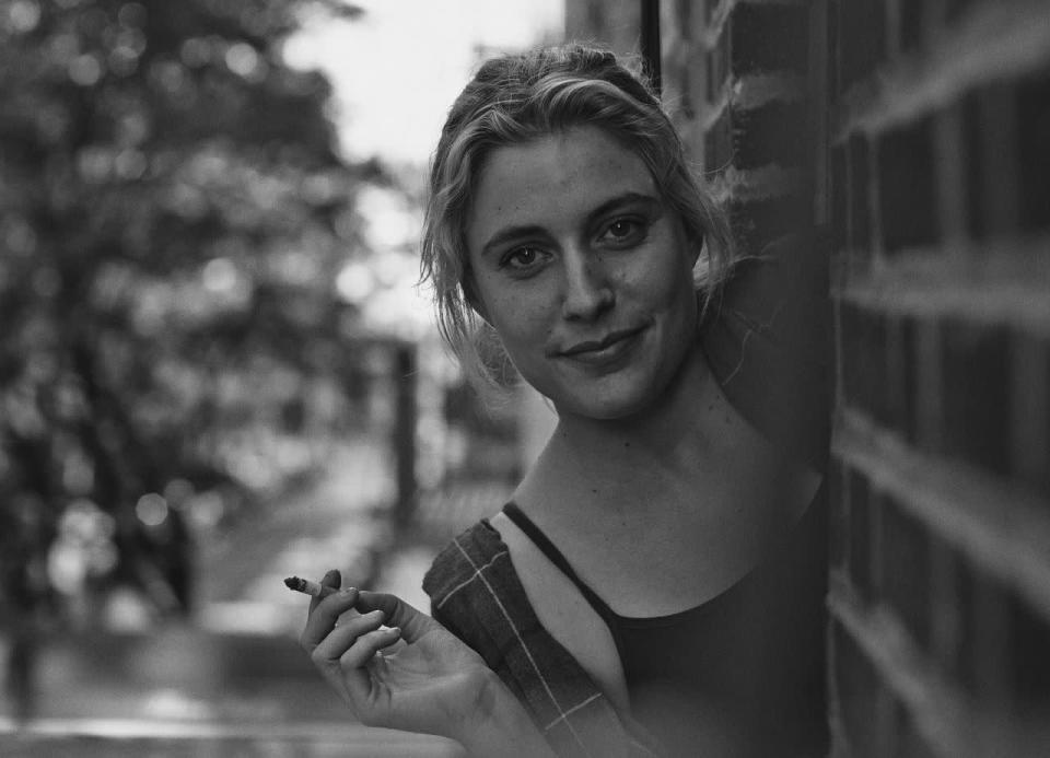 <p>Mit “Frances Ha”, ihrer zweiten Zusammenarbeit, haben Noah Baumbach und Greta Gerwig ihr ultimatives Meisterstück geschaffen. Im Zentrum steht eine junge Frau, deren großer Traum es ist, Tänzerin zu werden. Das fehlende Talent versucht Frances durch Hartnäckigkeit auszubügeln. Mit der schwarz-weißen Tragikomödie zeichnet das Dreamteam Baumbach/Gerwig ein hinreißendes Porträt einer Neurotikerin, die ihren Platz im Leben noch finden muss. Nebenbei ist der Film auch eine liebevolle Hommage an New York - ganz im Sinne Gerwigs großen Vorbilds Woody Allen.</p><p>(Bild: MFA+ Film Distribution)</p>