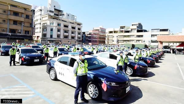 彰化縣警察局總共採購了一三四輛警車以及二四六台機車，於警局車輛集用場舉行撥交校閱典禮。（記者方一成攝）