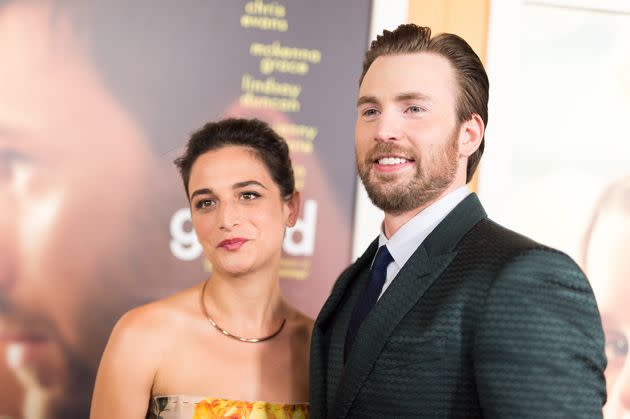 Jenny Slate (left) with Chris Evans — a man who radiates golden retriever energy. In an interview, she said he was like 