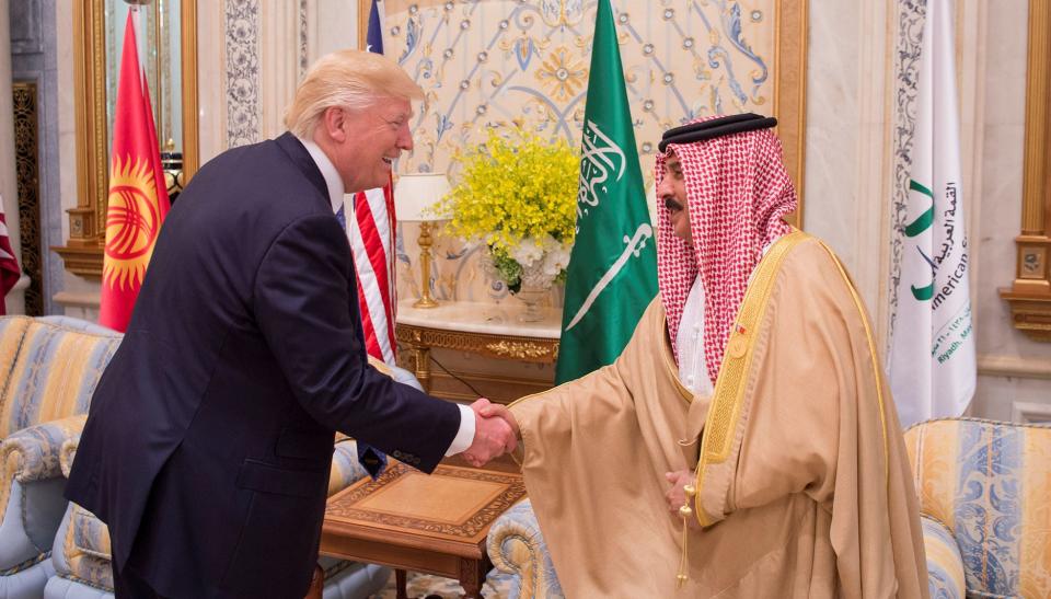 U.S. President Donald Trump shakes hands with Bahrain's King Hamad bin Isa Al Khalifa at the Gulf Cooperation Council leaders summit in Riyadh, May 21, 2017. (Photo: Handout . / Reuters)