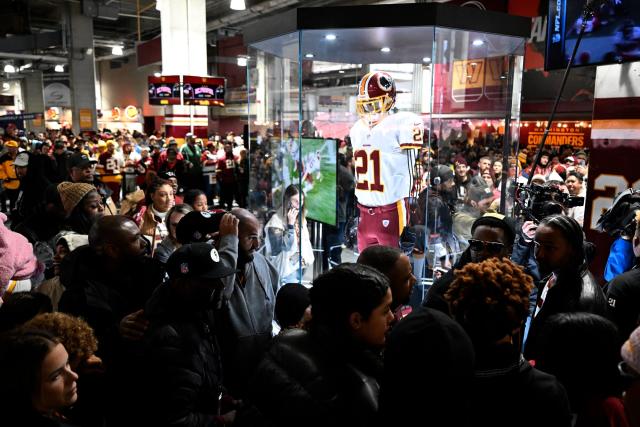 How did we think it was going to be a Sean Taylor statue? - Yahoo