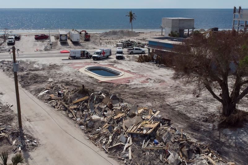 Almost one month later, Floridians continue to deal with Ian aftermath, in Fort Myers Beach