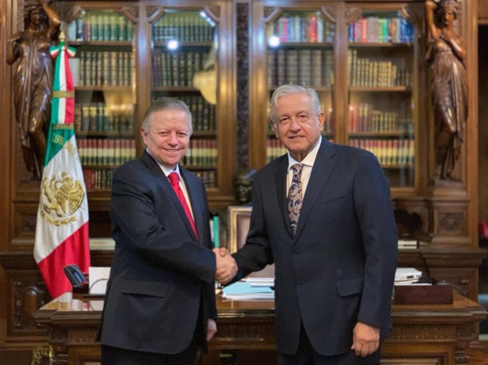  Andrés Manuel López Obrador, presidente de México y el presidente de la SCJN, Arturo Zaldívar Lelo de Larrea en un encuentro realizado en el Palacio Nacional en 2019.
FOTO: CUARTOSCURO.COM