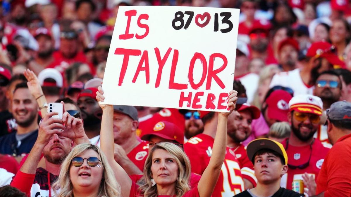 2023 Travis Kelce jersey: Taylor Swift rumors heat up the demand for home  and away Chiefs gear 