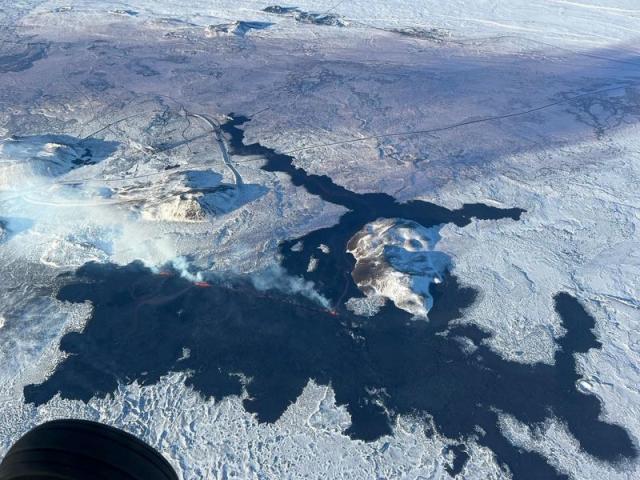 Iceland volcano: Blue Lagoon spa reopens despite eruption fears, Iceland