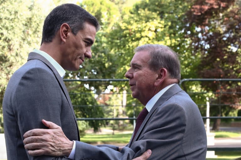 Spanish Prime Minister Pedro Sanchez met with Venezuelan opposition candidate Edmundo Gonzalez Urrutia, who fled to Madrid over the weekend requesting political asylum (Fernando CALVO)