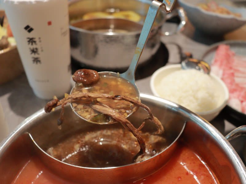 xiabu - mushroom soup