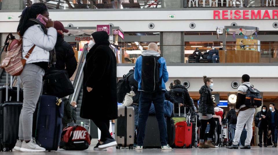 Warteschlangen am Flughafen Hamburg – aber auch an anderen Flughäfen hat es sich in diesem Corona-Sommer gestaut.