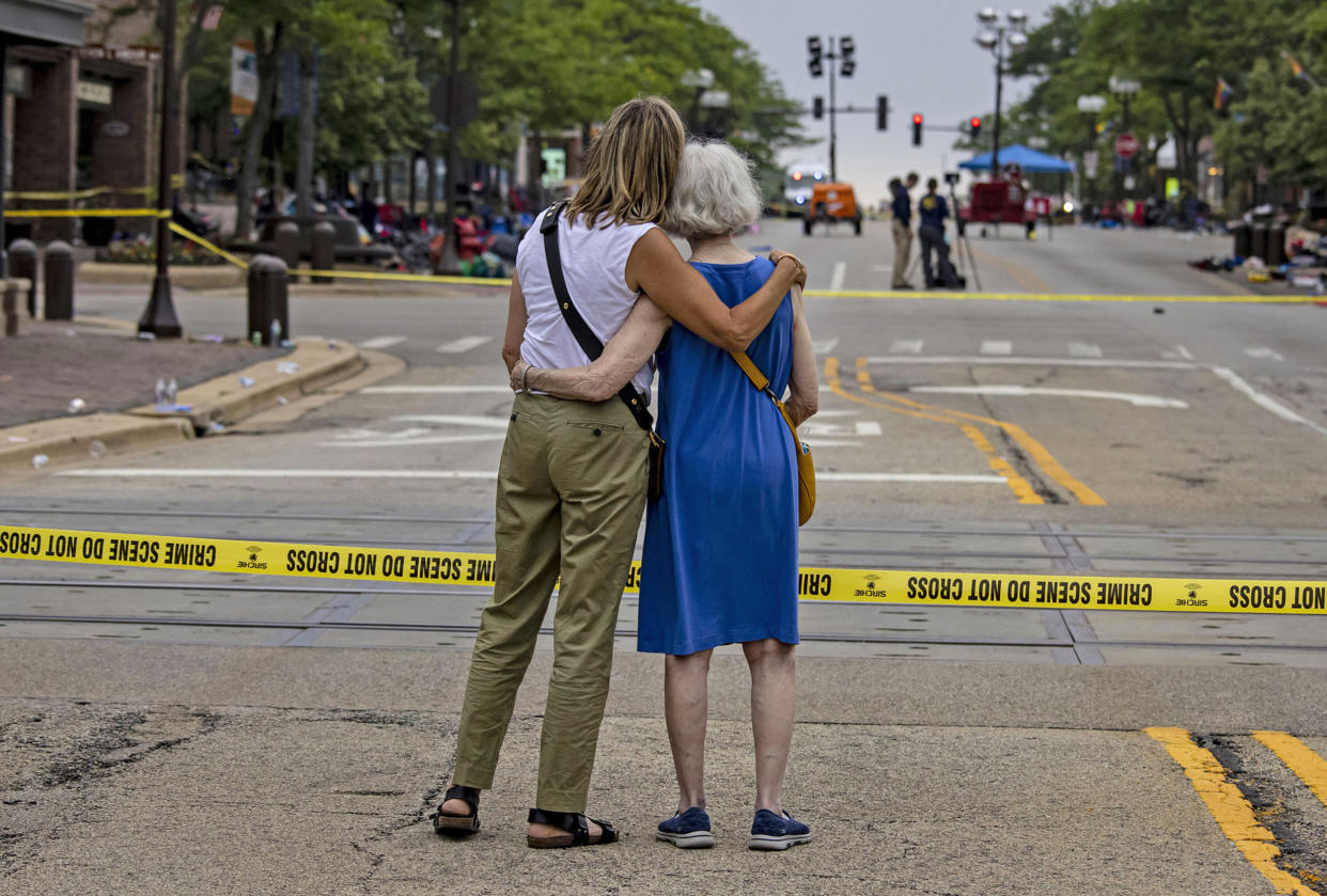 US-NEWS-CHICAGO-PARADE-SHOOTING-8-TB (Brian Cassella / TNS via Getty Images)