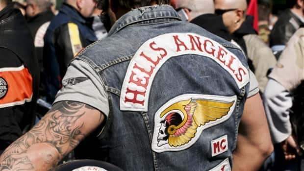 RCMP say an Alberta chapter of the Hells Angels is believed to be one of the gangs involved in a fight in Cranbrook, B.C., on Friday night.  (Radio-Canada - image credit)