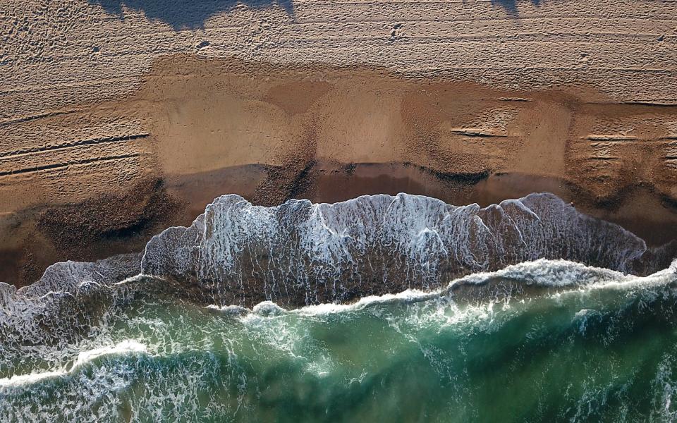 Meteotsunamis are smaller than traditional tsunamis but show the same characteristics - This content is subject to copyright.