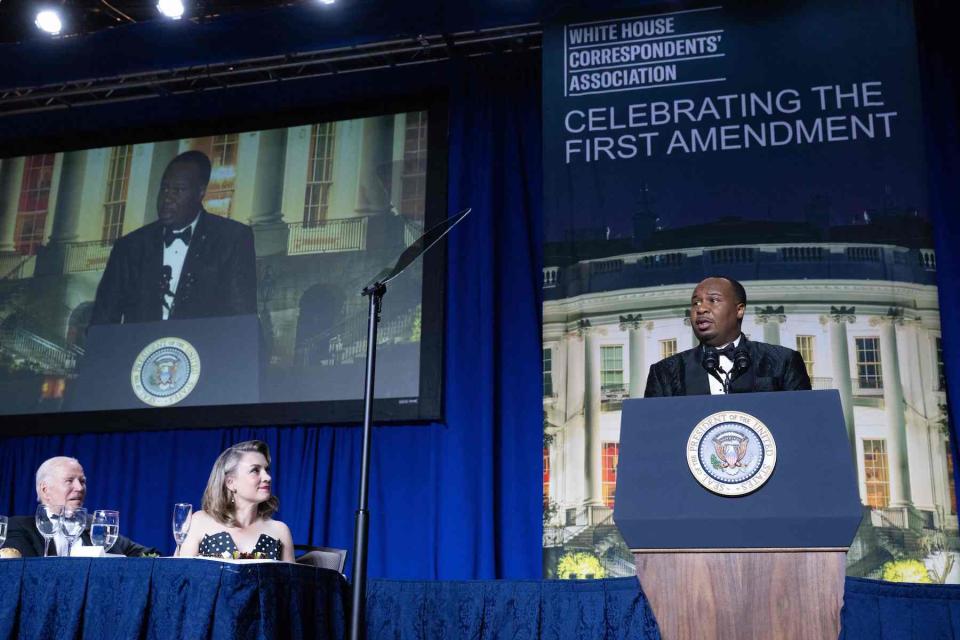 US comedian Roy Wood Jr (R) speaks during the White House Correspondents' Association dinner at the Washington Hilton in Washington, DC, April 29, 2023. (Photo by SAUL LOEB / AFP) (Photo by SAUL LOEB/AFP via Getty Images)