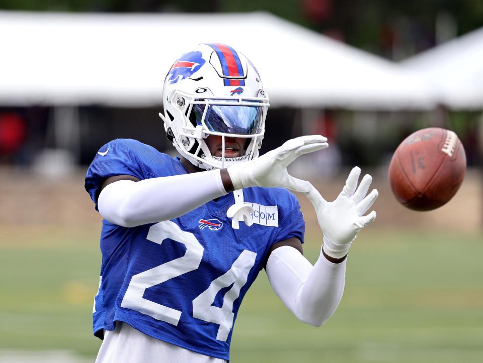 Bills defensive back <a class="link " href="https://sports.yahoo.com/nfl/players/33978" data-i13n="sec:content-canvas;subsec:anchor_text;elm:context_link" data-ylk="slk:Kaiir Elam;sec:content-canvas;subsec:anchor_text;elm:context_link;itc:0">Kaiir Elam</a> during training camp drills. (USAT)