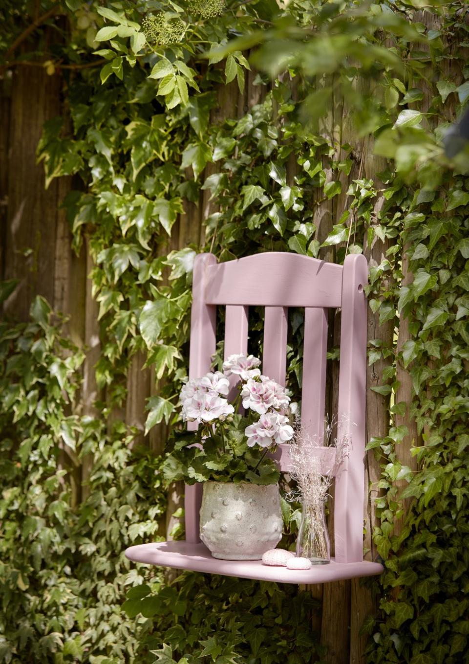 <p>An old wooden chair can be turned into an original hanging shelf, on which the flowering geranium can come into its own. </p><p>Simply dismantle an old wooden chair into its components, saw through the seat in the middle, and screw the front half to the backrest so that the saw edge points to the rear. Next, spray or paint the chair, hang it up, and decorate it with a potted geranium and other decorative accessories.</p>