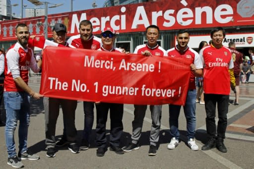 Arsenal fans pay tribute to Arsene Wenger ahead of his final home game as manager after 22 years in charge