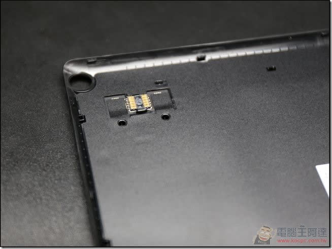 ASUS ZenPad 8.0Z380KL追劇神器開箱評測 搭配充電背蓋、音響皮套更好玩的八吋平板電腦