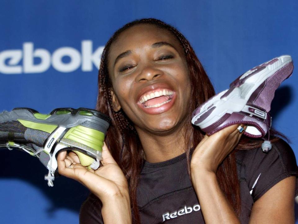 Venus Williams con zapatos Reebok /Reuters