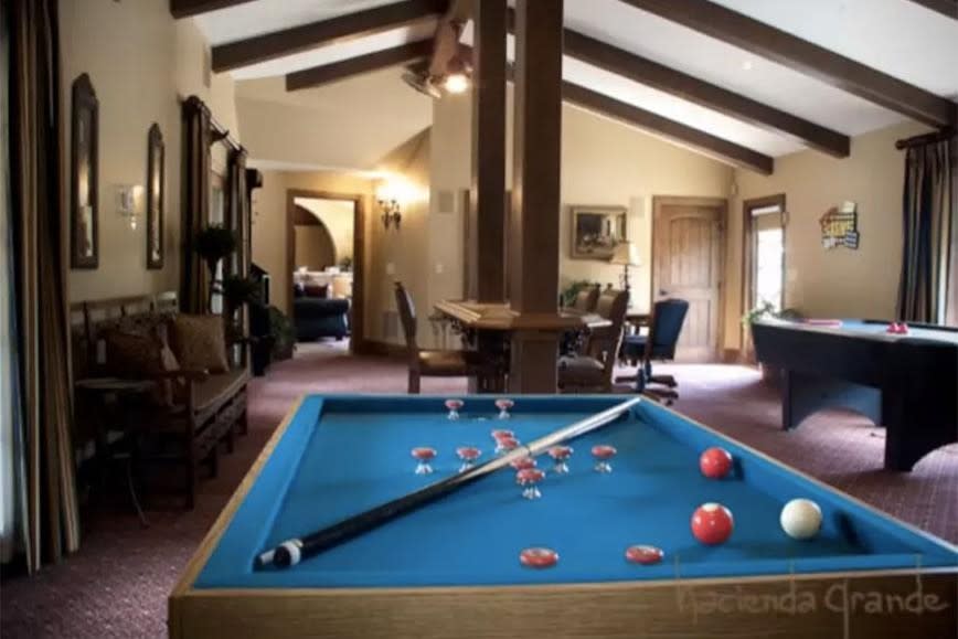 <p>Wenn man genug vom echten Pool hat, kann man Poolbillard spielen.<br>Bild: Airbnb </p>