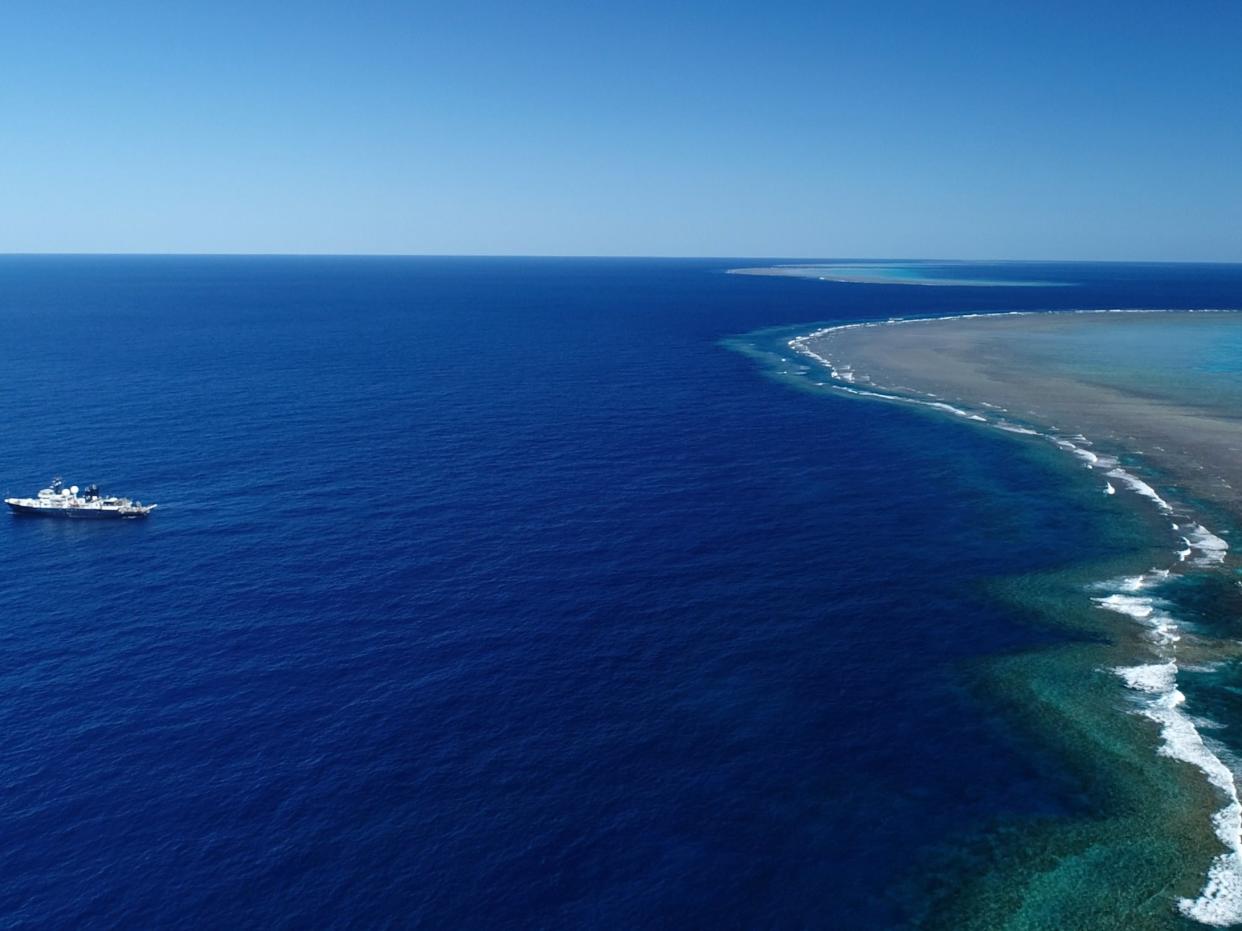 The research vessel operating on the Great Barrier Reef  (Schmidt Ocean Institute)