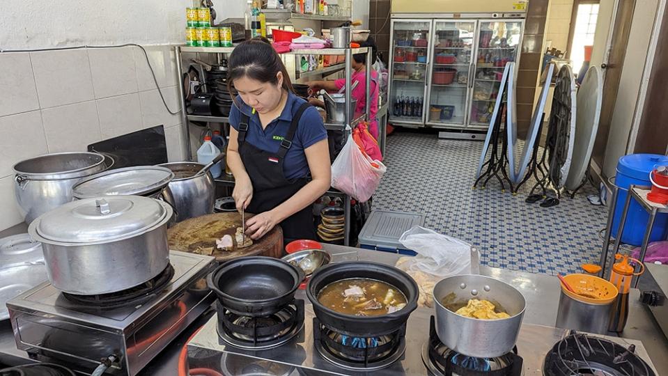 Chong San is run by the second generation of the family that owns Chung Sun Bak Kut Teh in Sungai Buloh.