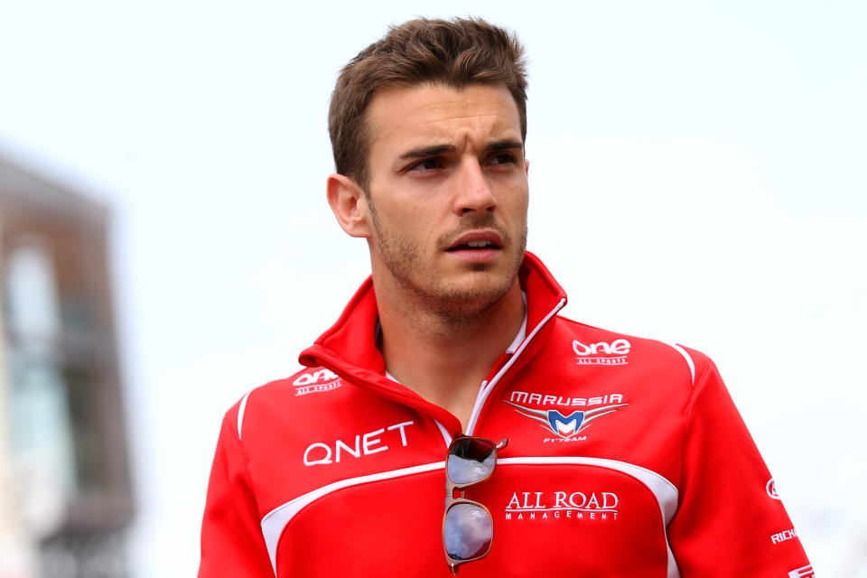 Traurige Nachrichten aus der Formel 1: Am 17. Juli starb Jules Bianchi. Der Franzose erlag neun Monate nach seinem Unfall seinen Kopfverletzungen im Alter von 25 Jahren. Der Marussia-Pilot war am 5. Oktober 2014 in Suzuka mit seinem Wagen in einen Kran gerutscht.