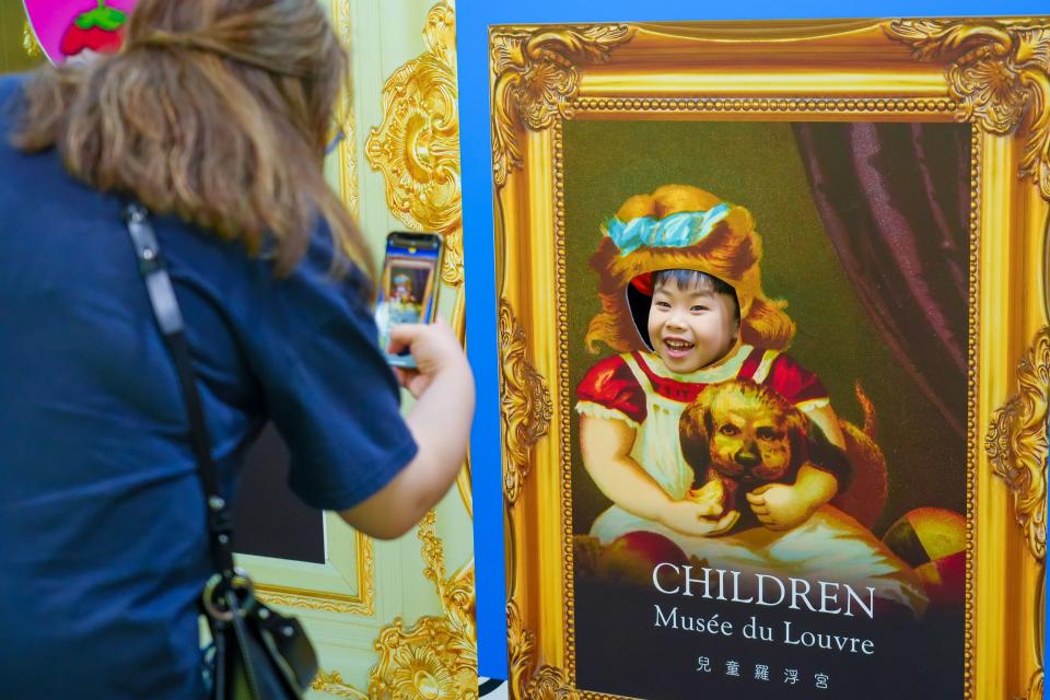 <span>「兒童羅浮宮」藝術展覽吸引大人小朋友打卡。</span>