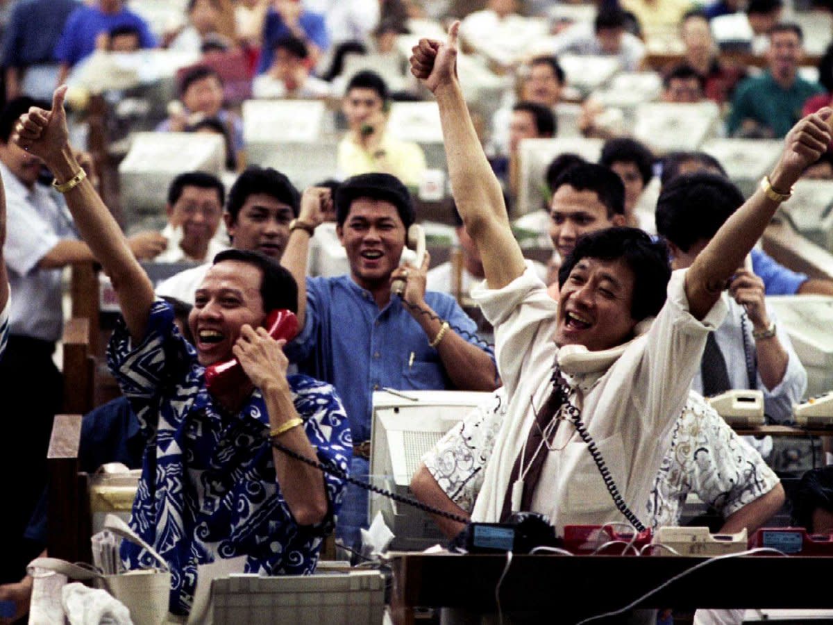 manila filipino stock exchange traders