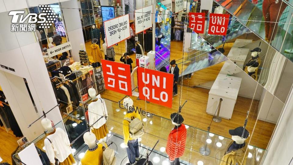 日本服飾品牌UNIQLO是許多外國遊客旅遊時必逛的商店之一。（示意圖／Shutterstock達志影像）