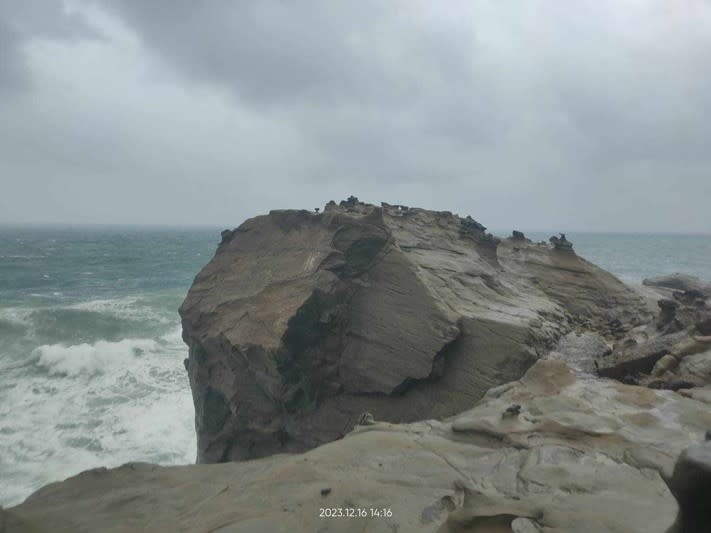 <cite>象鼻岩是新北瑞芳區知名景點，沒想到如今卻斷裂崩塌。（圖／瑞芳區公所提供）</cite>