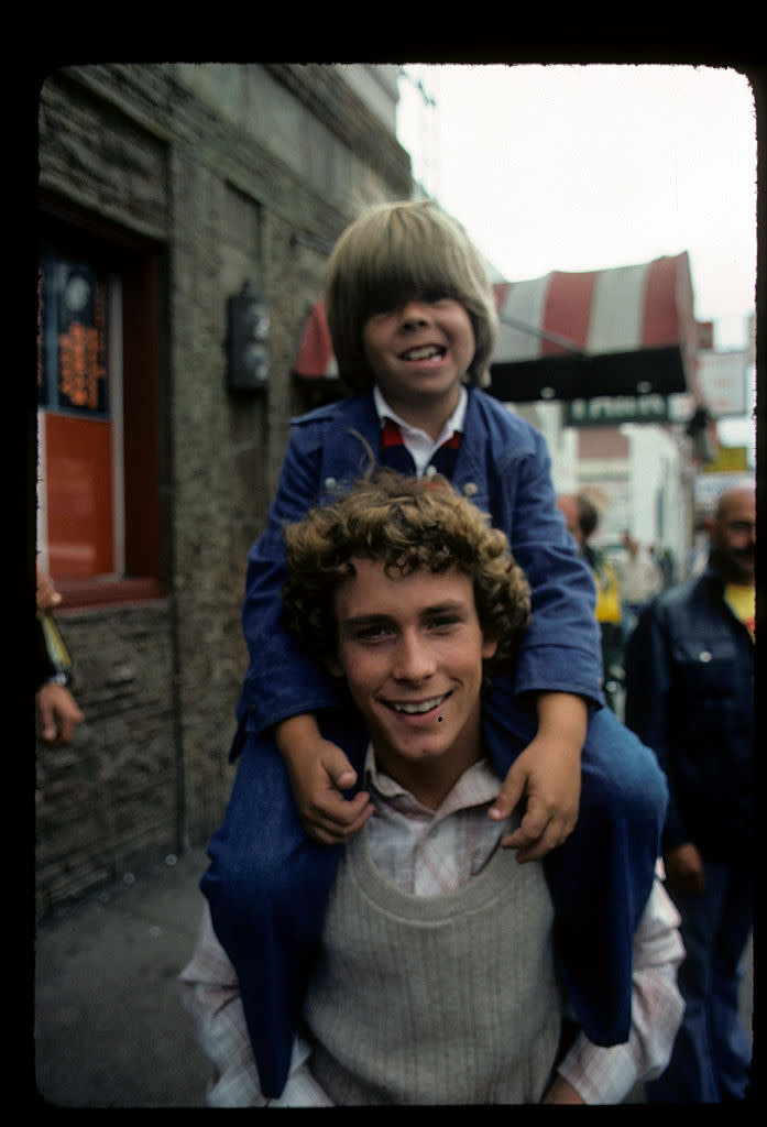 Willie Aames et Adam Rich jouent dans un épisode de 1977 de 