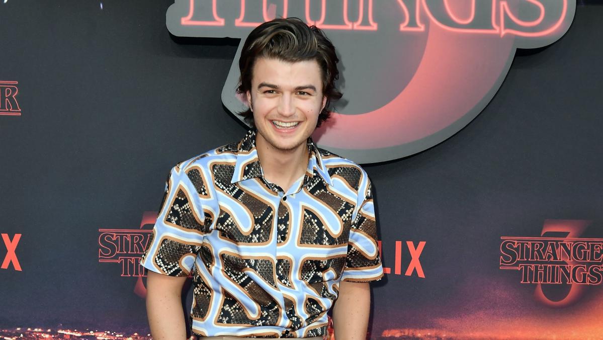 Stranger Things fans left 'gasping' at Steve actor Joe Keery's twisted  transformation for new Netflix horror Spree