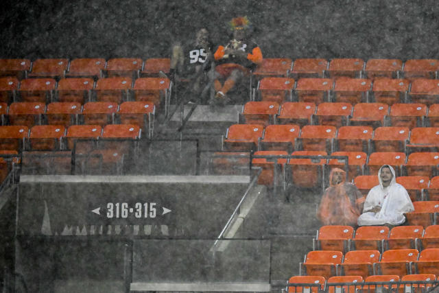 Browns/Texans delayed due to weather