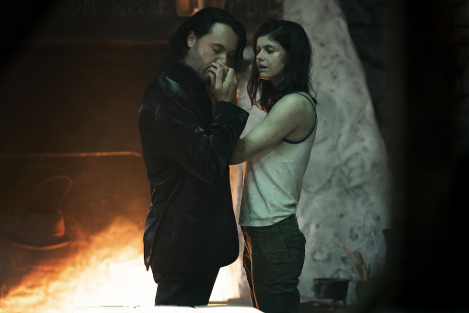 Jack Huston as Lasher and Alexandra Daddario as Dr. Rowan Fielding - Mayfair Witches _ Season 1, Episode 8 - Photo Credit: Alfonso Bresciani/AMC