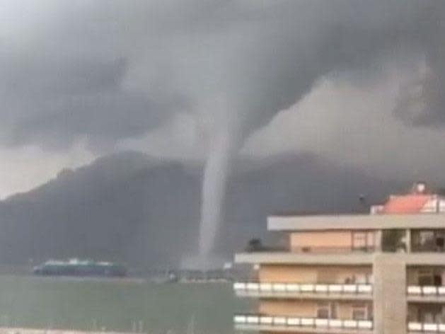 Huge waterspout forms off coast of southern Italy