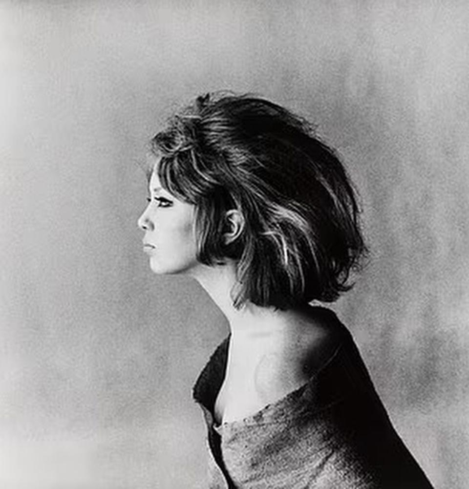 La modelo Pattie Boyd en una producción fotográfica de los años 60