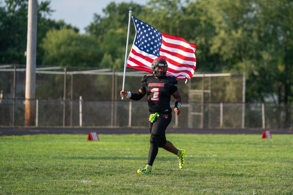 The Timber Creek and St. Thomas Aquinas high school football teams met Friday night to open their 2022 season.