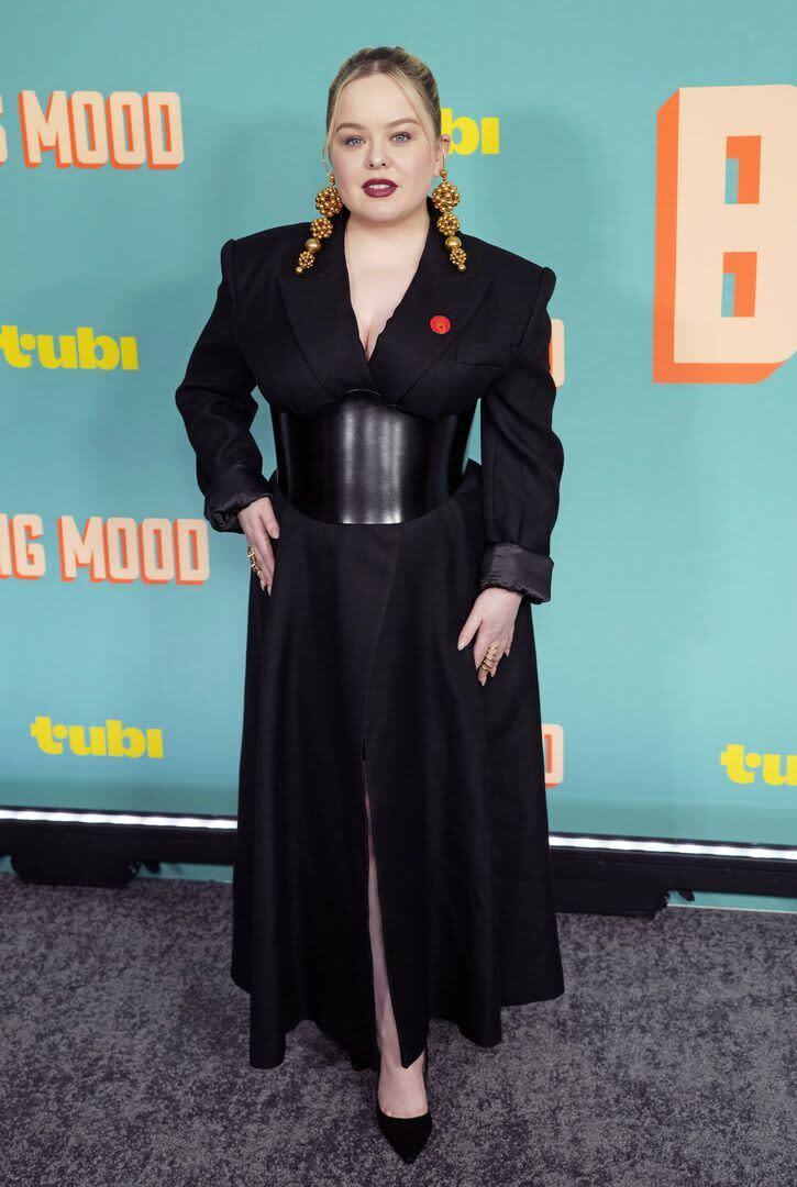 Nicola Coughlan participó del estreno de la serie Big Mood en la ciudad de Nueva York. La actriz irlandesa, quien también tuvo un rol central en Bridgerton, celebró poder trabajar rodeada de mujeres. 