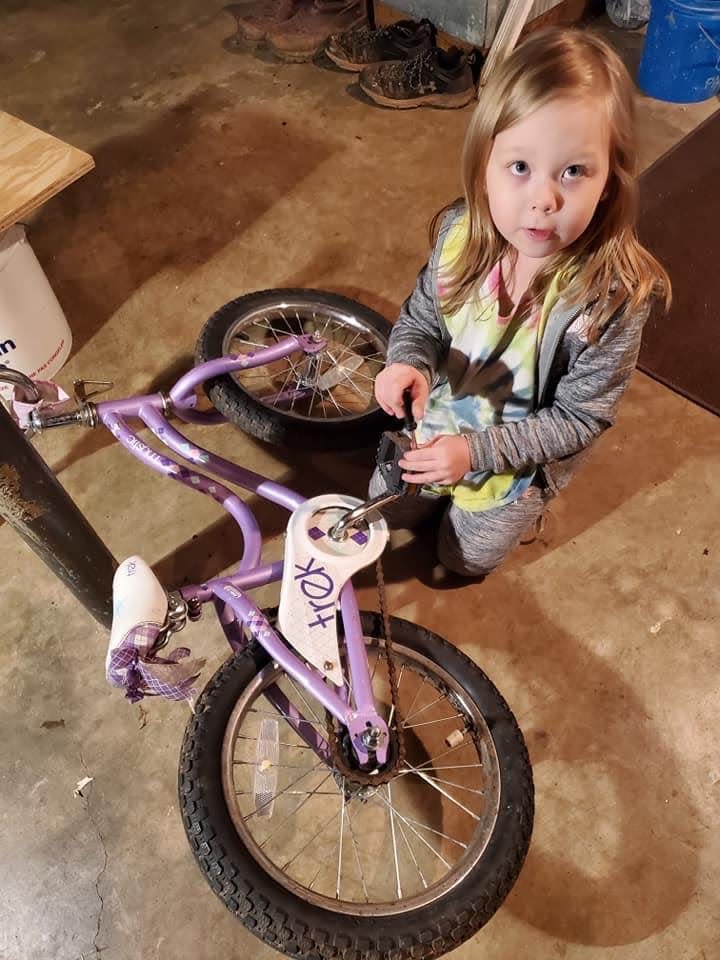 Gemma learned a little about how a bike works. January 2021