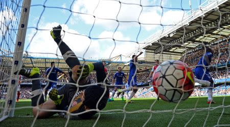 Football - Chelsea v Arsenal - Barclays Premier League - Stamford Bridge - 19/9/15 Eden Hazard celebrates after scoring the second goal for Chelsea Reuters / Dylan Martinez Livepic