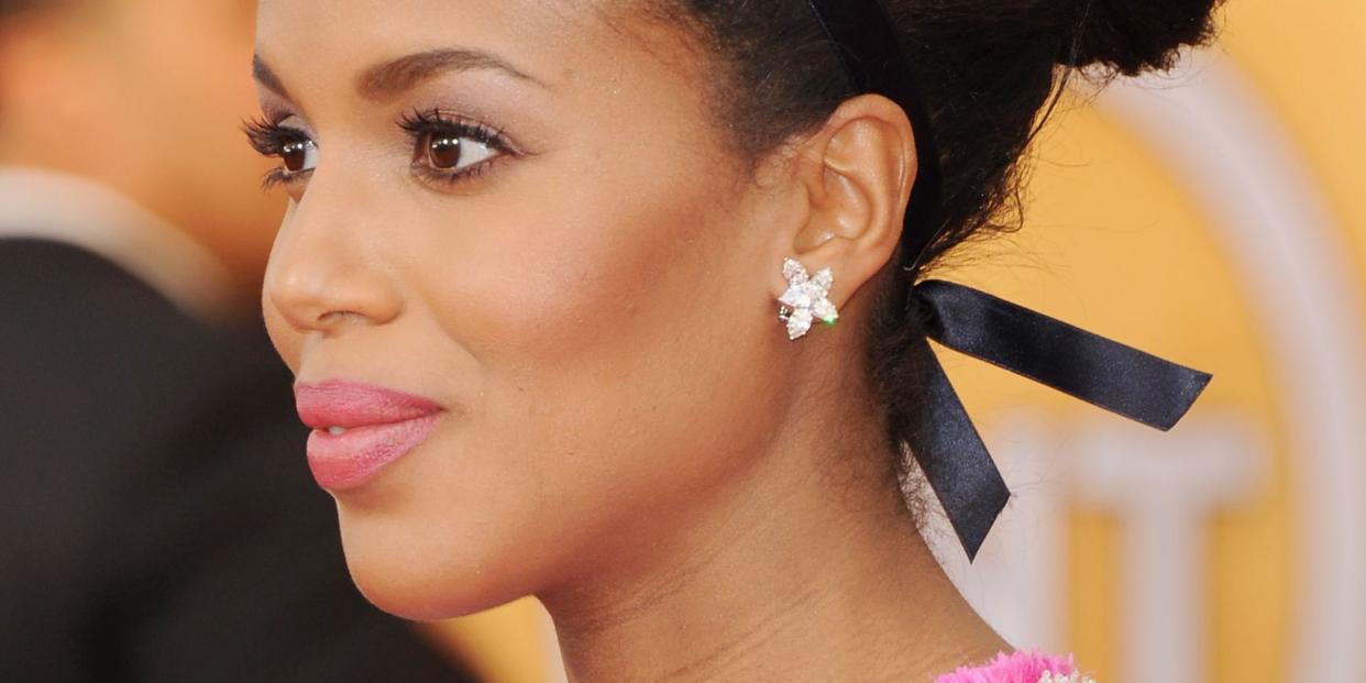 kerry washington wearing harry winston cluster earrings