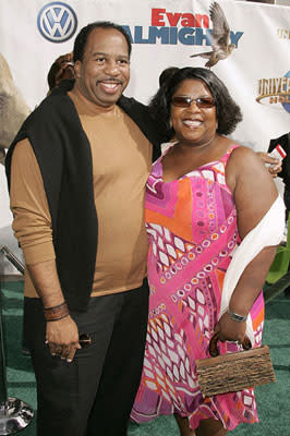 Leslie David Baker and guest Photo: Jean Baptiste Lacroix, WireImage.com