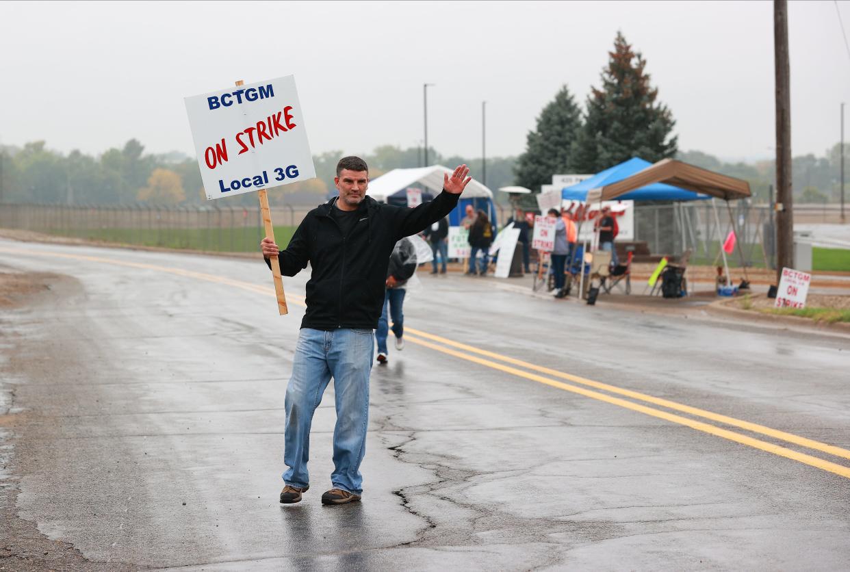 Kelloggs workers on strike in Michigan