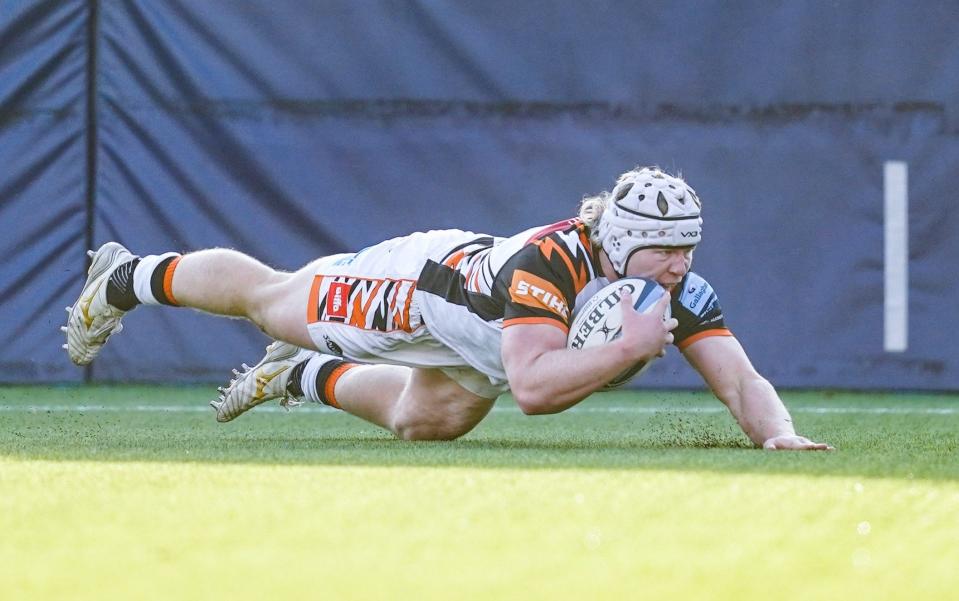 Leicester Tigers' Nic Dolly scores a try during the Gallagher Premiership match at Sixways Stadium, Worcester. - PA