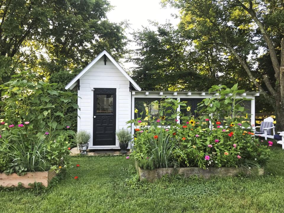 Chicken Coop with Vintage Appeal