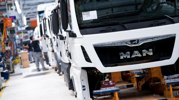 Der traditionsreiche Bus- und Lastwagenbauer hat bereits in den vergangenen Jahren mehrfach seine wirtschaftlichen Ziele verfehlt und zahlreiche Führungswechsel hinter sich. Foto: dpa