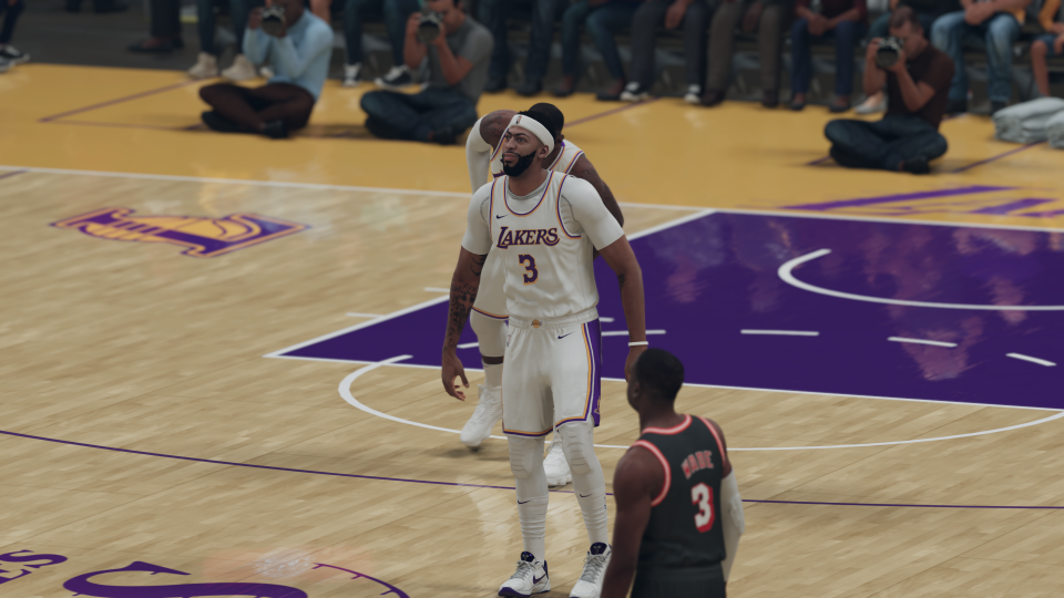 次世代版本的 NBA 2K21 在許多細節部份更加擬真，雖然不影響遊戲體驗，但就是爽！