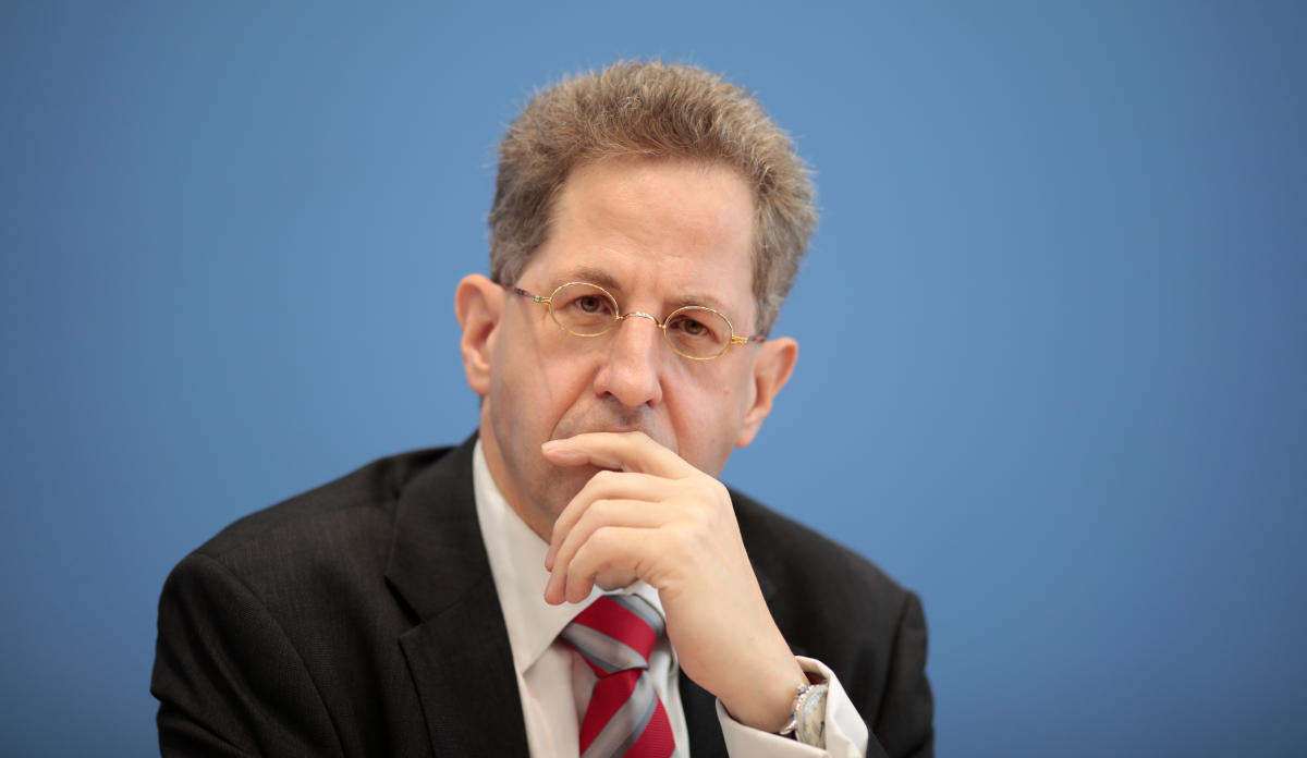 コメント: Hans-Georg Maassen は自由に回転します