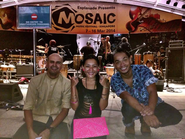 Local jazz singer Dawn Ho (centre) at the Mosaic Music Festival with her guitarist Munir Alsagoff (left) and percussionist Riduan Zalani (right), a former Yahoo Singapore 9 nominee. (Photo from Dawn Ho's Facebook page)